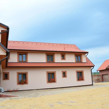 Penzion Tramin Valtice Zewnętrze zdjęcie